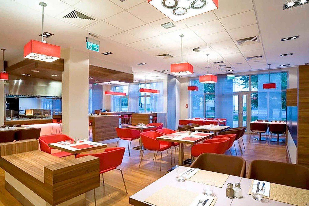 宜必思凯尔采中心酒店 外观 照片